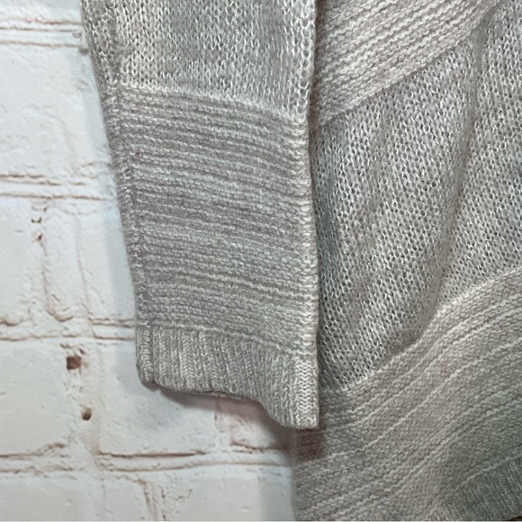 Express Sweater Womens XS Tan Merino Wool Mohair Blend Round Neck Lightweight - Picture 8 of 10